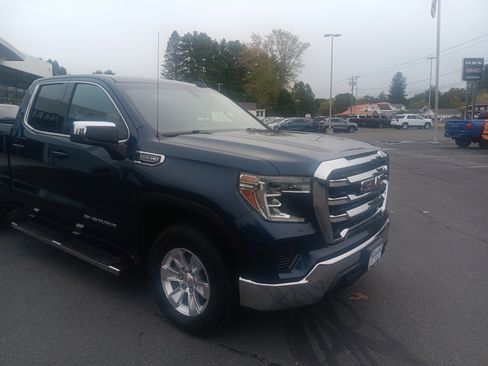 Used 2020 GMC Sierra 1500 SLE w/ SLE Value Package image 6