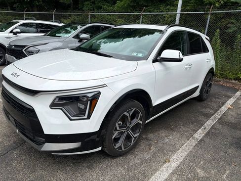 Certified 2024 Kia Niro SX Touring FWD image 1