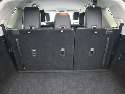 Used 2025 Nissan Pathfinder SL image 16