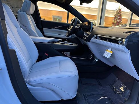 New 2026 Cadillac Lyriq Sport image 10