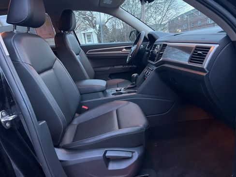 Used 2019 Volkswagen Atlas SE w/ Towing Package image 24