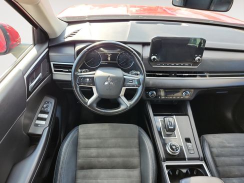 Used 2023 Mitsubishi Outlander ES AWD/4WD image 10