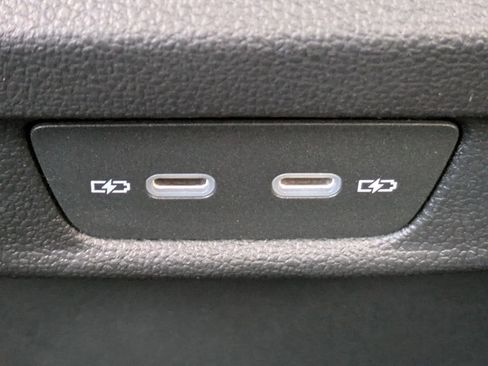New 2026 Volkswagen Tiguan SE R-Line FWD image 17