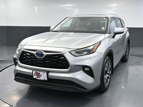 Used 2021 Toyota Highlander XLE image 11