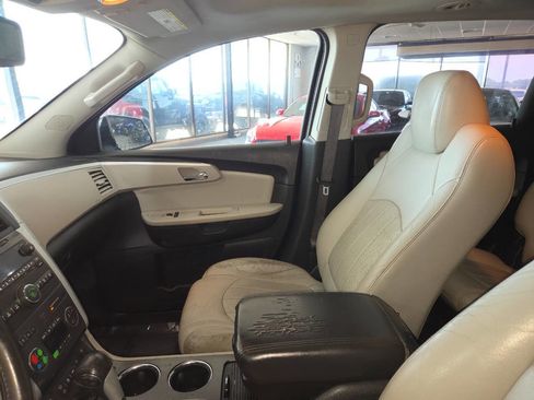 Used 2010 Chevrolet Traverse LTZ AWD/4WD image 16