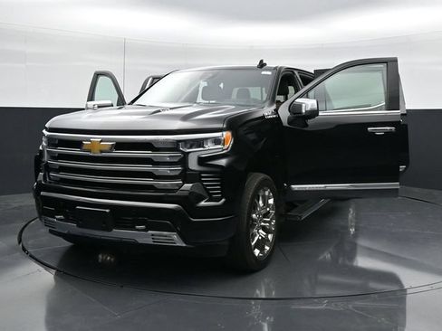 Used 2025 Chevrolet Silverado 1500 High Country AWD/4WD image 47