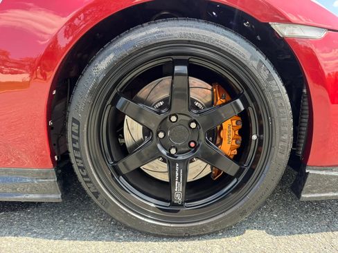 Used 2016 Nissan GT-R Premium AWD/4WD image 35