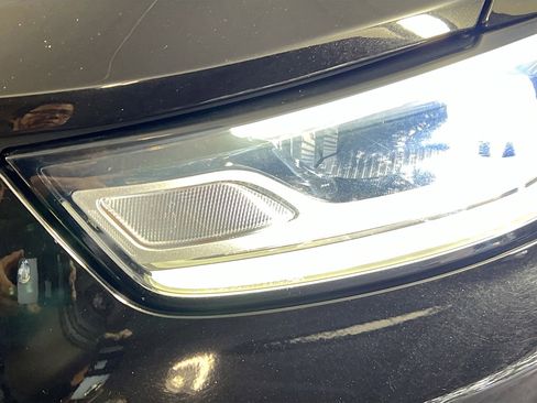 Used 2024 Chrysler Pacifica Touring-L FWD image 12