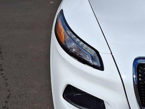 Used 2017 Jeep Cherokee Overland w/ Technology Group image 9