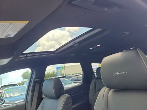 Used 2023 Buick Enclave Avenir w/ Avenir Technology Package AWD/4WD image 15