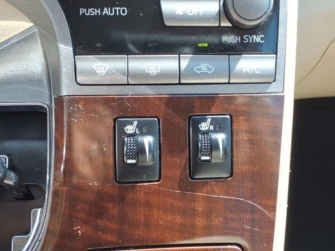 Used 2011 Toyota Venza w/ Premium Pkg #2 FWD image 23