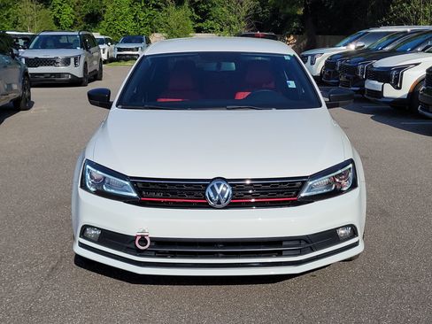 Used 2015 Volkswagen Jetta Sport FWD image 2