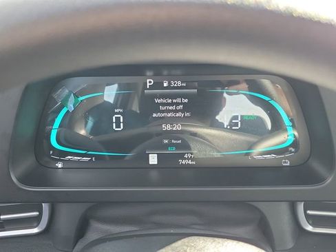 Used 2025 Hyundai Elantra Hybrid FWD image 4