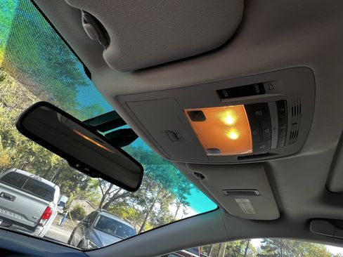 Used 2011 Lexus RX 350 AWD w/ Premium Pkg image 29