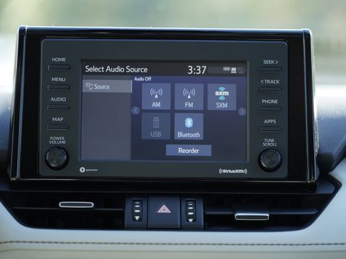 Used 2022 Toyota RAV4 XLE Premium image 28