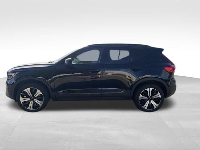 Used 2023 Volvo XC40 Recharge Plus w/ Protection Package Premier AWD/4WD image 3