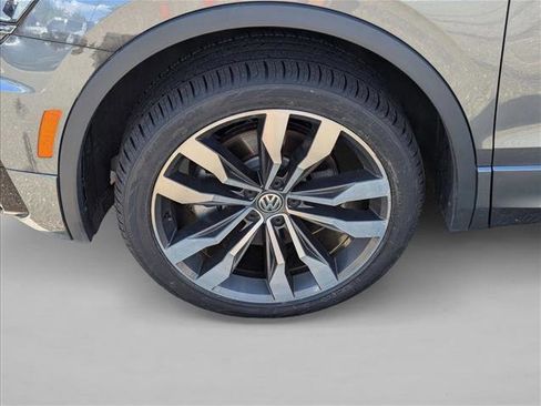 Used 2021 Volkswagen Tiguan SEL Premium R-Line image 10