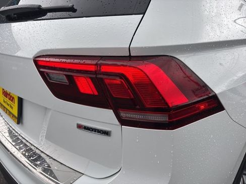 Used 2021 Volkswagen Tiguan SE image 10