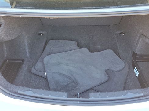 Used 2017 BMW 320i Sedan image 7