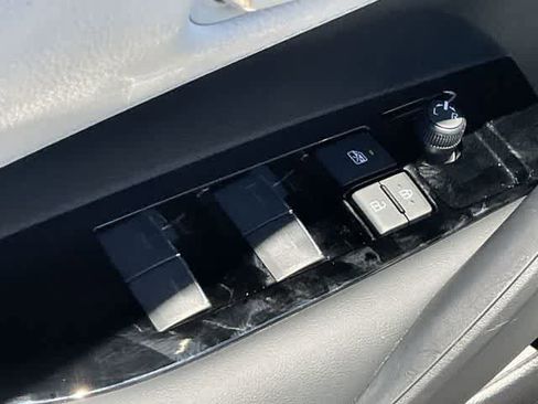 Certified 2025 Toyota Corolla SE FWD image 13