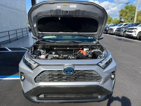 Used 2022 Toyota RAV4 XLE Premium image 18