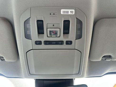 Used 2022 Toyota Highlander XLE AWD/4WD image 44