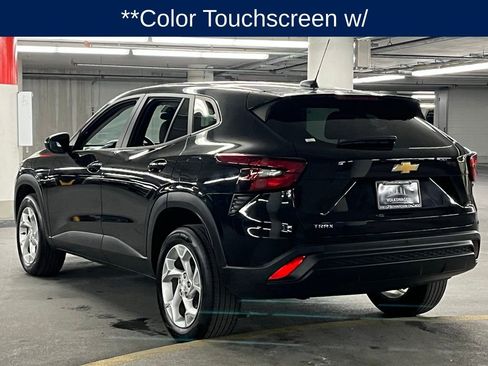 Used 2024 Chevrolet Trax LS w/ LS Convenience Package FWD image 5