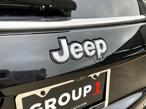 Used 2019 Jeep Compass Latitude w/ Cold Weather Group image 29