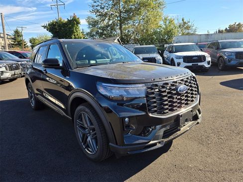New 2025 Ford Explorer ST-Line w/ Premium Package image 3