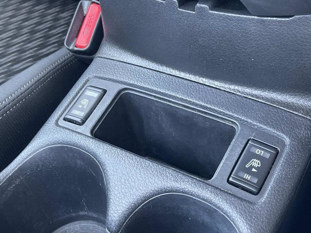 Used 2020 Nissan Rogue SV FWD image 32