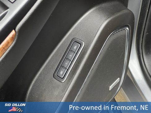 Used 2020 Chevrolet Suburban Premier image 17