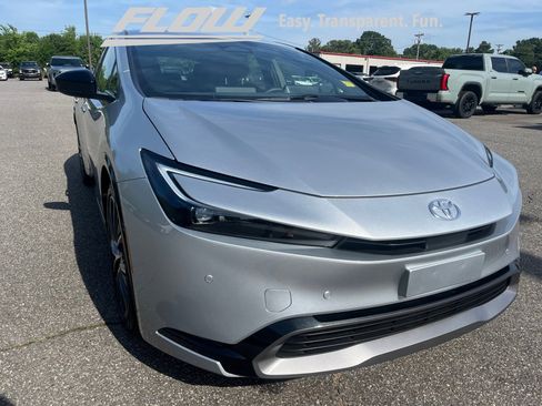 Used 2026 Toyota Prius XLE FWD image 28