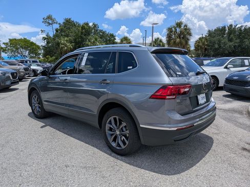Used 2023 Volkswagen Tiguan SE FWD image 6