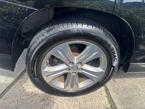 Used 2012 Toyota Highlander Limited FWD image 23