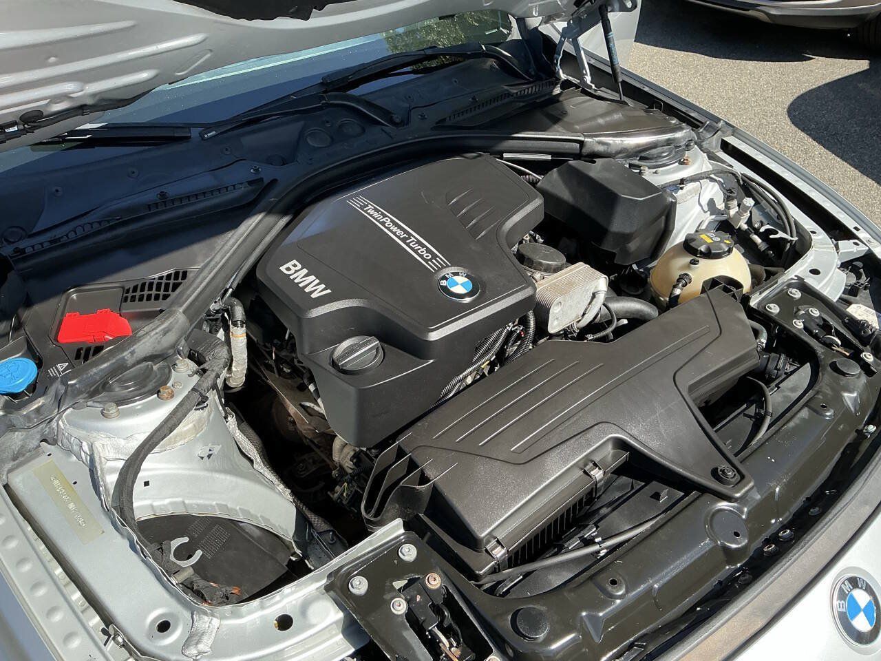 Used 2018 BMW 320i xDrive Sedan AWD/4WD image 17