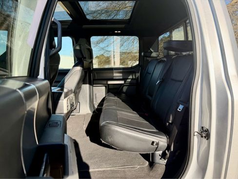 Used 2019 Ford F150 Lariat image 18