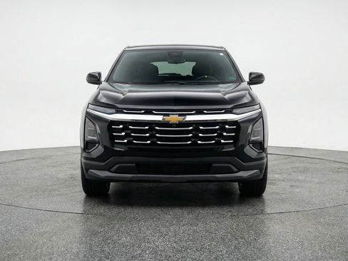 Used 2025 Chevrolet Equinox LT image 2