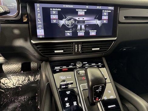 Certified 2020 Porsche Cayenne AWD/4WD image 30