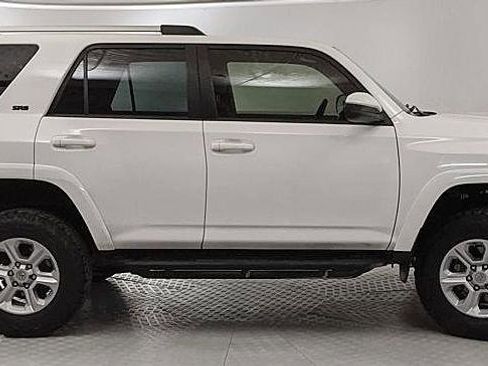 Used 2019 Toyota 4Runner SR5 image 2