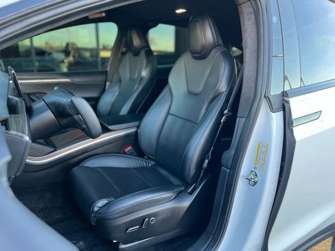 Used 2022 Tesla Model X image 19