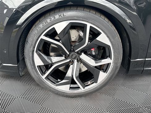 Used 2024 Audi RS Q8 w/ Black Optic Package image 32