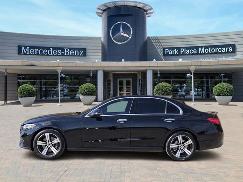 Used 2025 Mercedes-Benz C 300 Sedan image 3