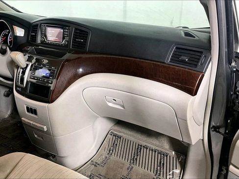 Used 2015 Nissan Quest SV FWD image 16