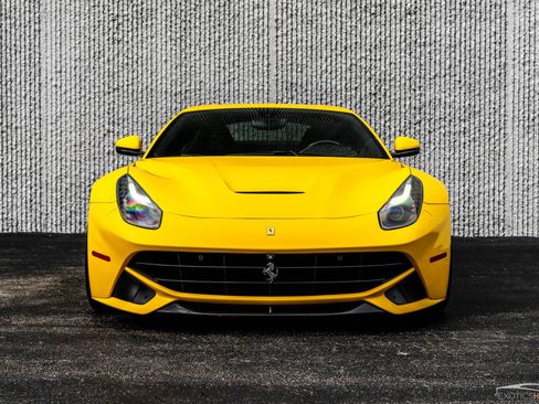 Used 2014 Ferrari F12 Berlinetta RWD image 31