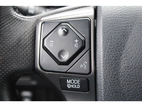 Used 2017 Toyota Tacoma TRD Off-Road w/ Premium & Technology Package image 17