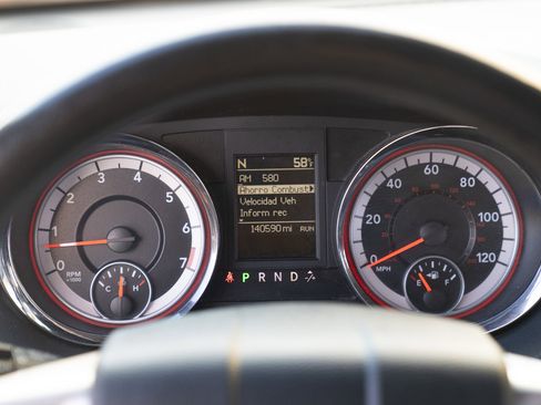 Used 2012 Dodge Grand Caravan R/T w/ Driver Convenience Group image 40