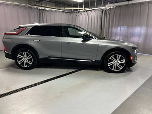 Used 2024 Cadillac Lyriq Tech RWD image 8
