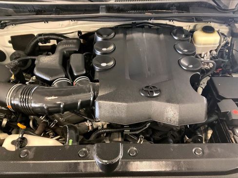 Used 2013 Toyota 4Runner SR5 image 28