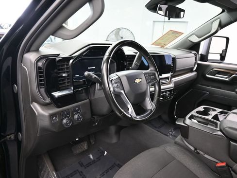 Used 2024 Chevrolet Silverado 3500 LT image 10