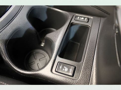 Used 2018 Nissan Rogue SL image 26